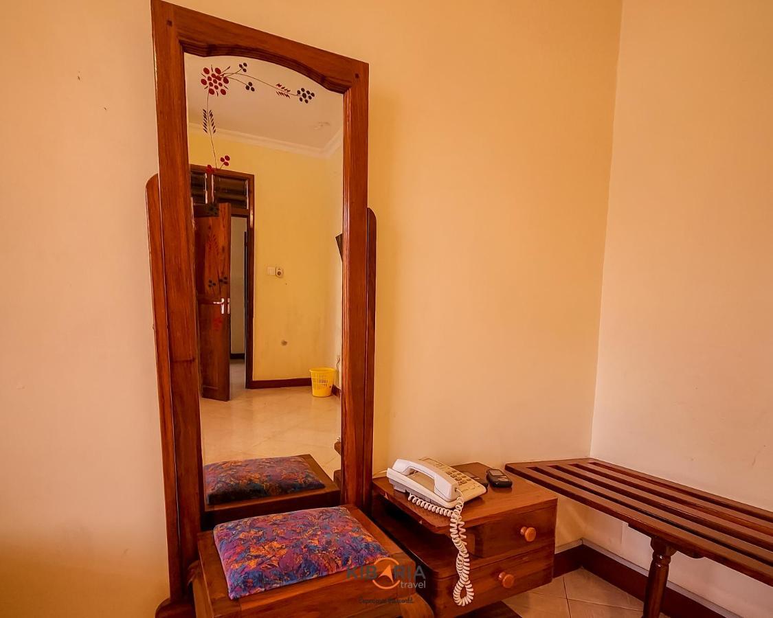 Kilimanjaro Crane Hotel Moshi Kamer foto