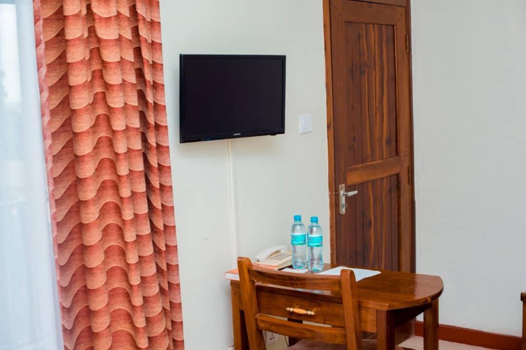 Kilimanjaro Crane Hotel Moshi Buitenkant foto