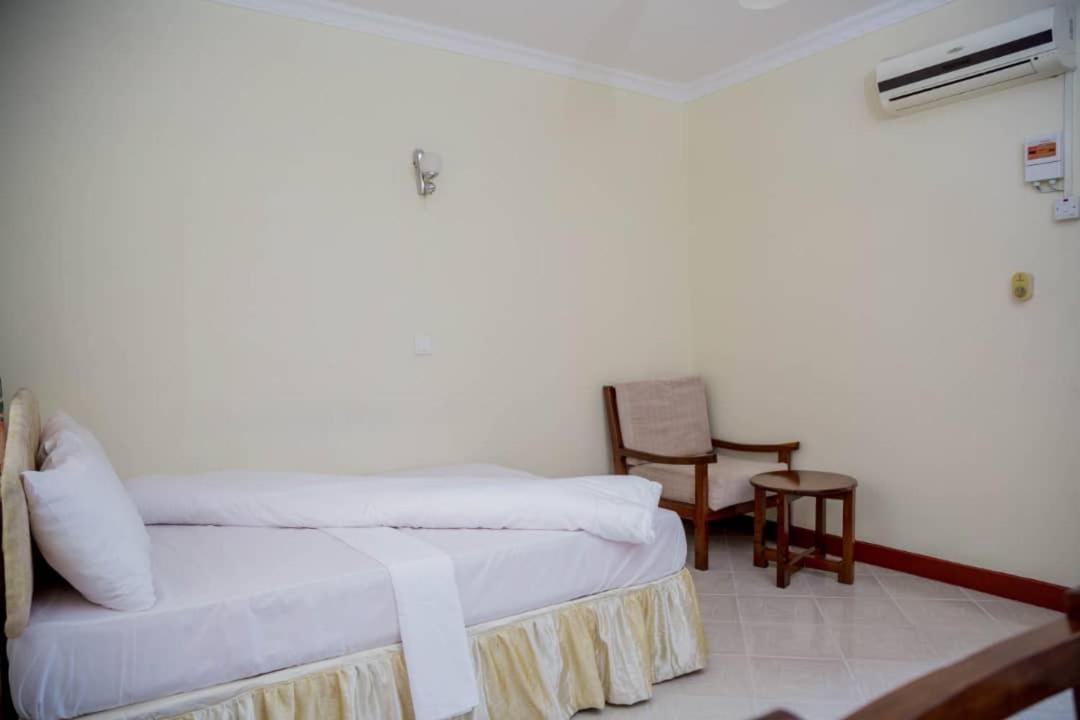 Kilimanjaro Crane Hotel Moshi Buitenkant foto