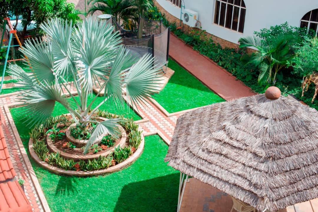 Kilimanjaro Crane Hotel Moshi Buitenkant foto