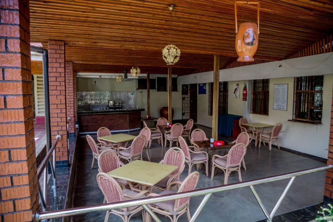 Kilimanjaro Crane Hotel Moshi Buitenkant foto